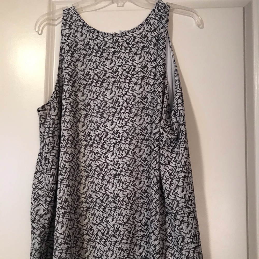 Grey patterned tank top